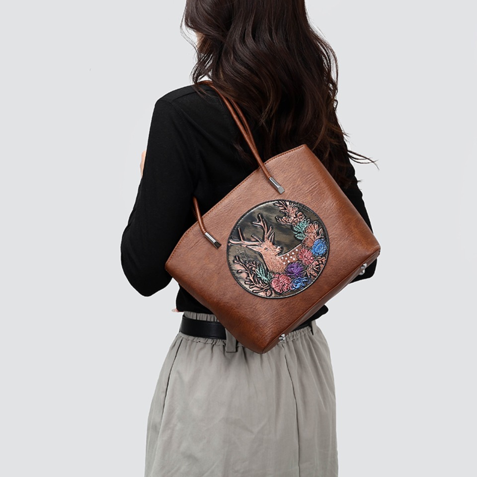 女性ヴィンテージエンボス加工鹿花柄トートバッグ高級ソフトレザ - Leatherwork Workshop のレビューと価格