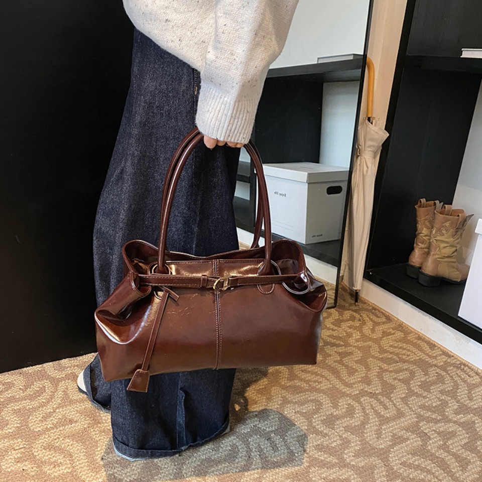 冬用オイルPUレザーホーボーハンドバッグショルダーバッグレト - Leatherwork Workshop のレビューと価格